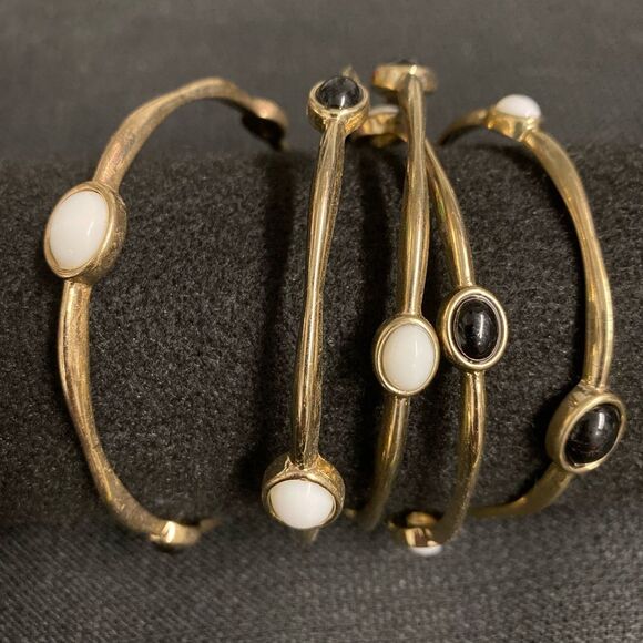 Bangle Bracelet Set - 5 pieces - Brand new W/tags - Fashion Jewelry - Great Gift - Picture 1 of 4